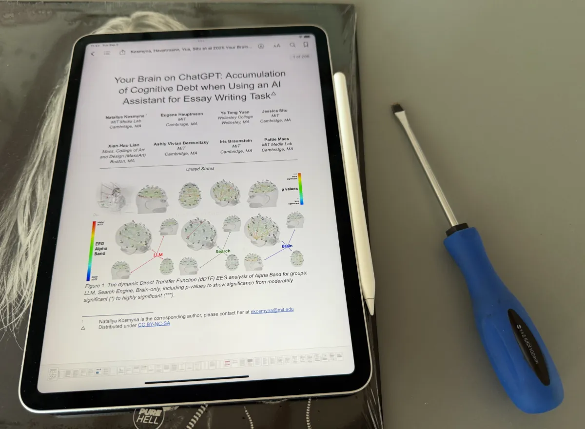 Abbildung aus der Studie „Your Brain on ChatGPT“: EEG-Auswertung der drei Gruppen Brain Only, Search Engine und LLM